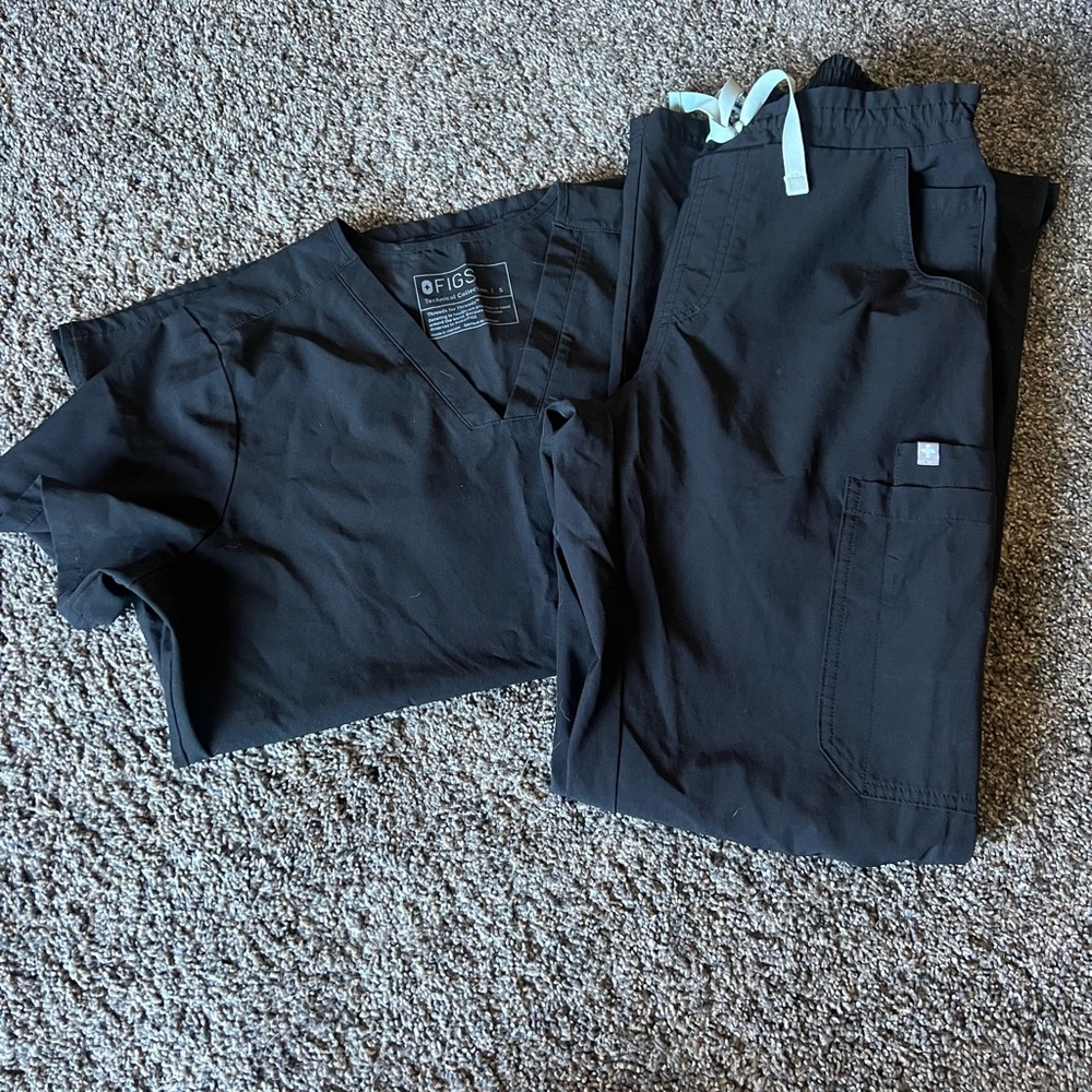 Figs technical collection scrub set